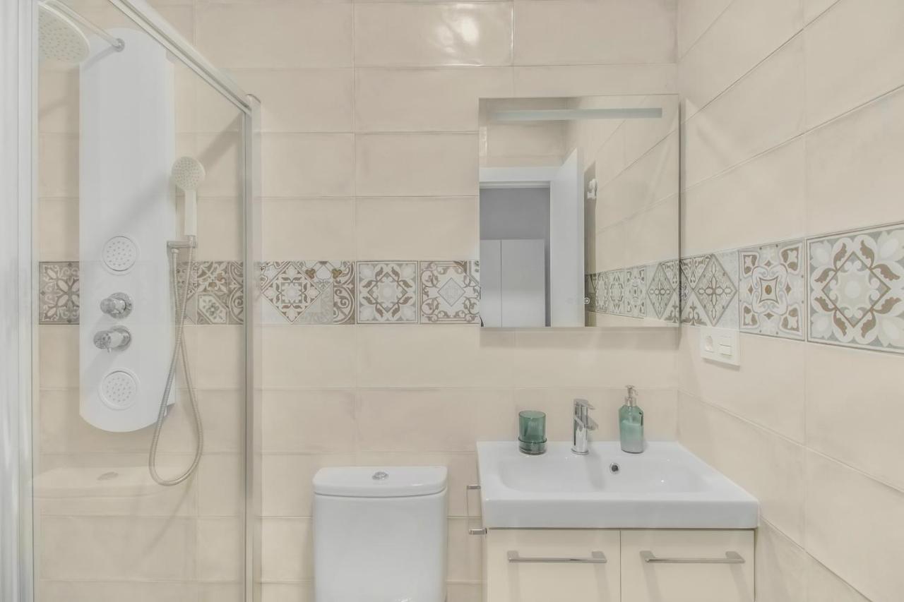 The Million Street Apartment Малага Экстерьер фото
